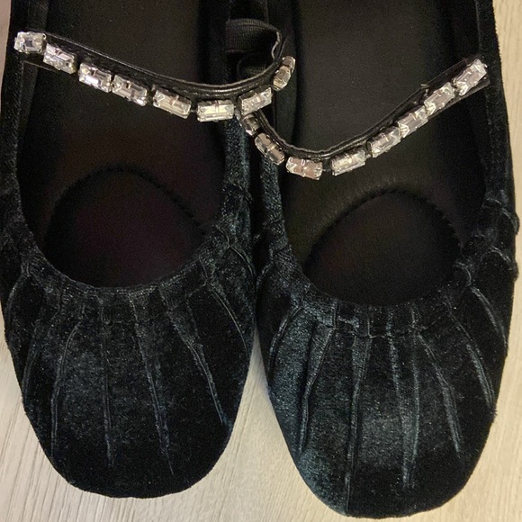 Kenneth Cole Reaction Black Velvet Loafers - Picture 3 of 9